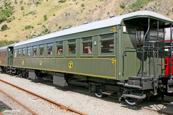 AA1030 painted Pullman Green.