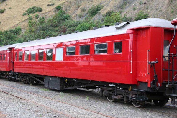AA1618 at Paekariki