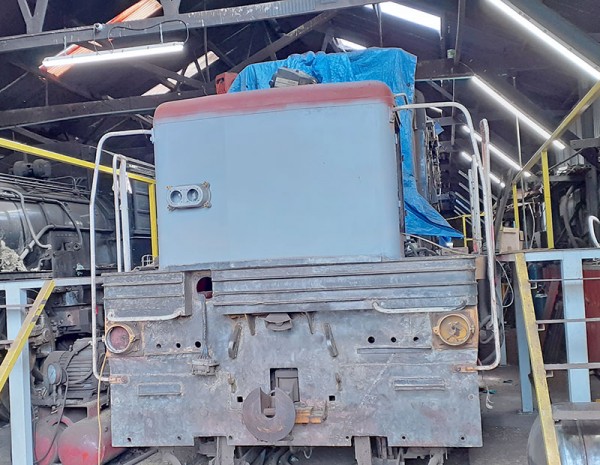 Diesel loco Dc4375 nose repairs