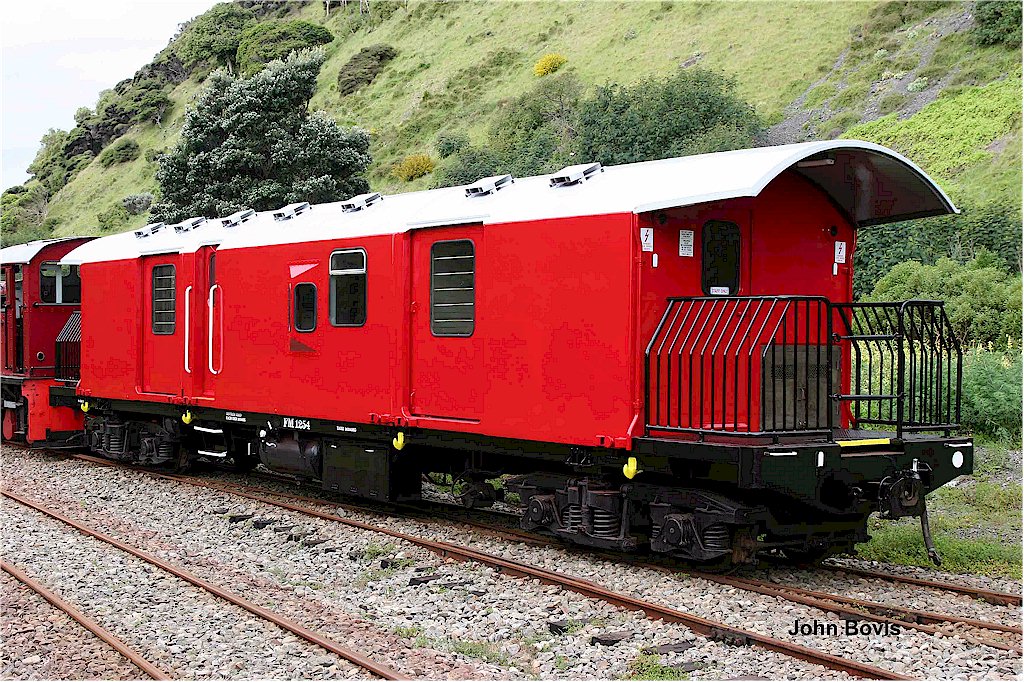 FM1254 side view at Paekakariki.