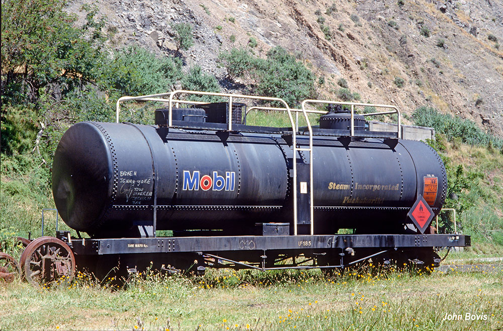 Uc185 at Paekakariki in Dec 1996. Photo John Bovis