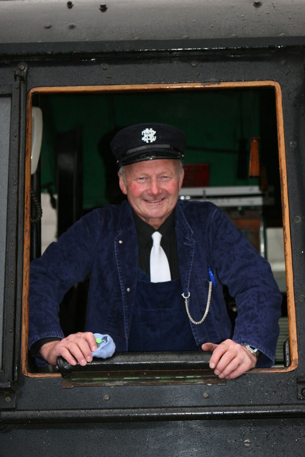 Fred Hamer in cab of Ja1271
